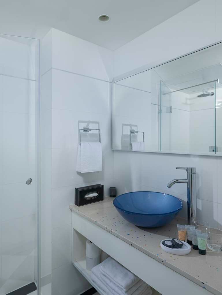 Фото Best Western Regency Suites Hotel