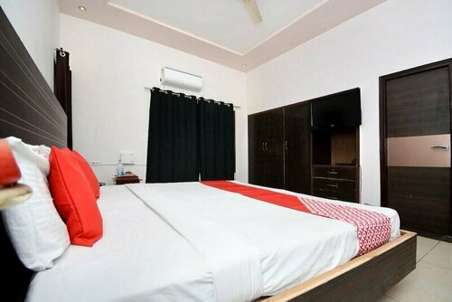 Гостиница Oyo 31031 Ds Royal Guest House в Лудхияне