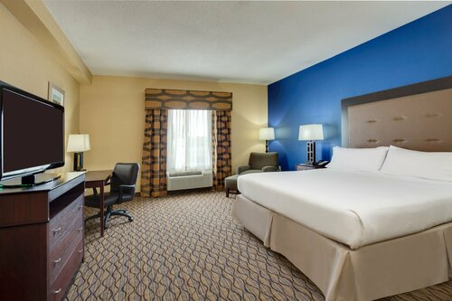 Гостиница Holiday Inn Express & Suites Tower Center New Brunswick в Нью Брансуике