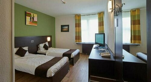 Гостиница Threeland Hotel в Петанже