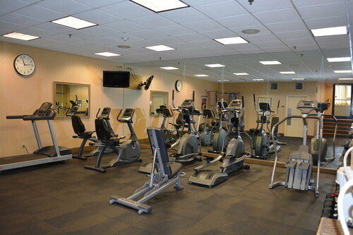 Гостиница Holiday Inn Hazlet by Ihg в Кинсберге