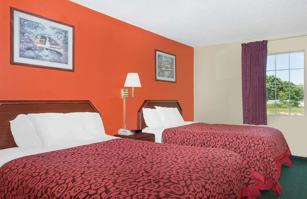 Фото Days Inn by Wyndham Lincoln