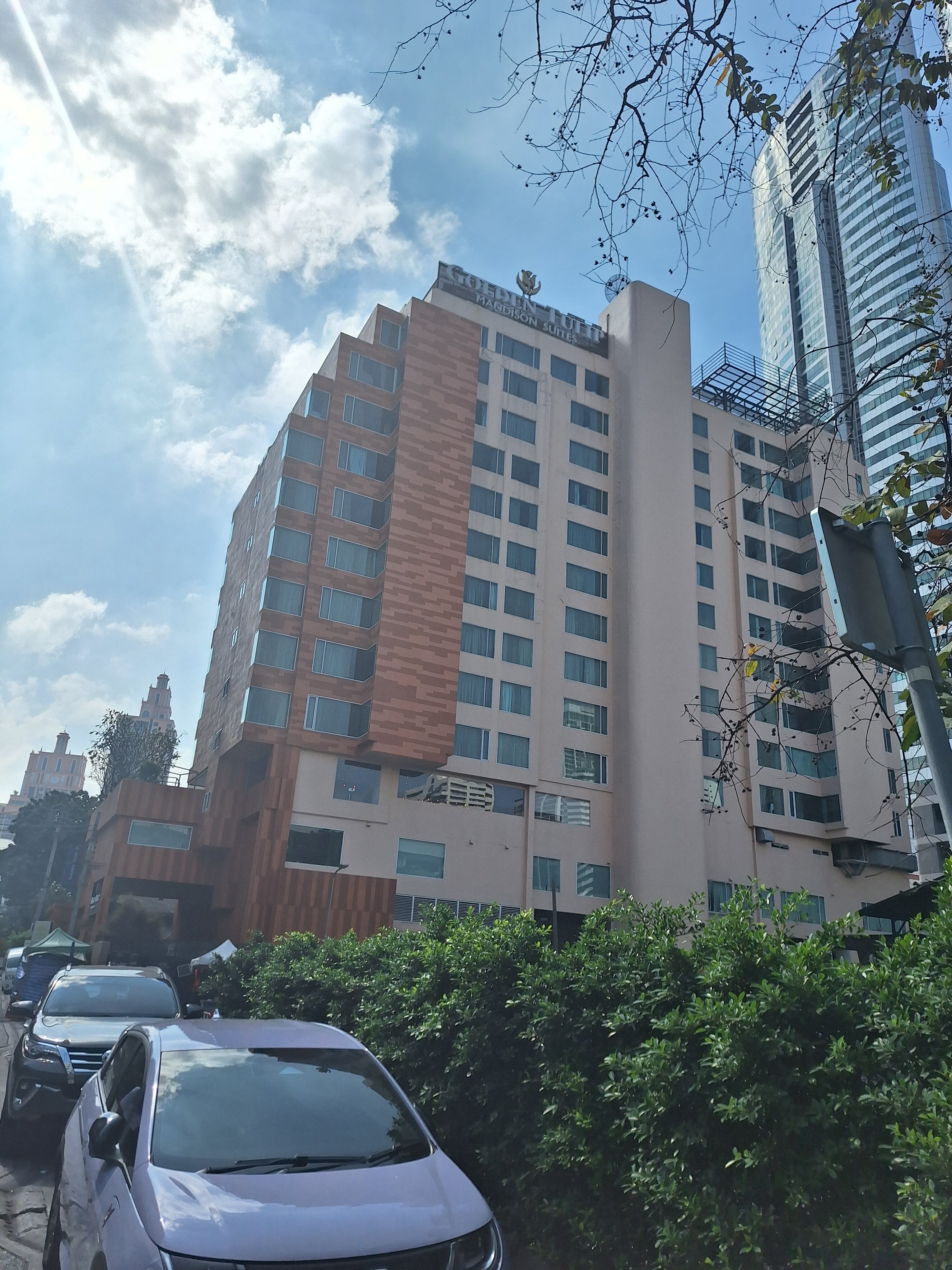 Фото Golden Tulip Mandison Suites