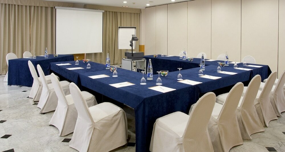 Фото Nh Ciutat de Reus