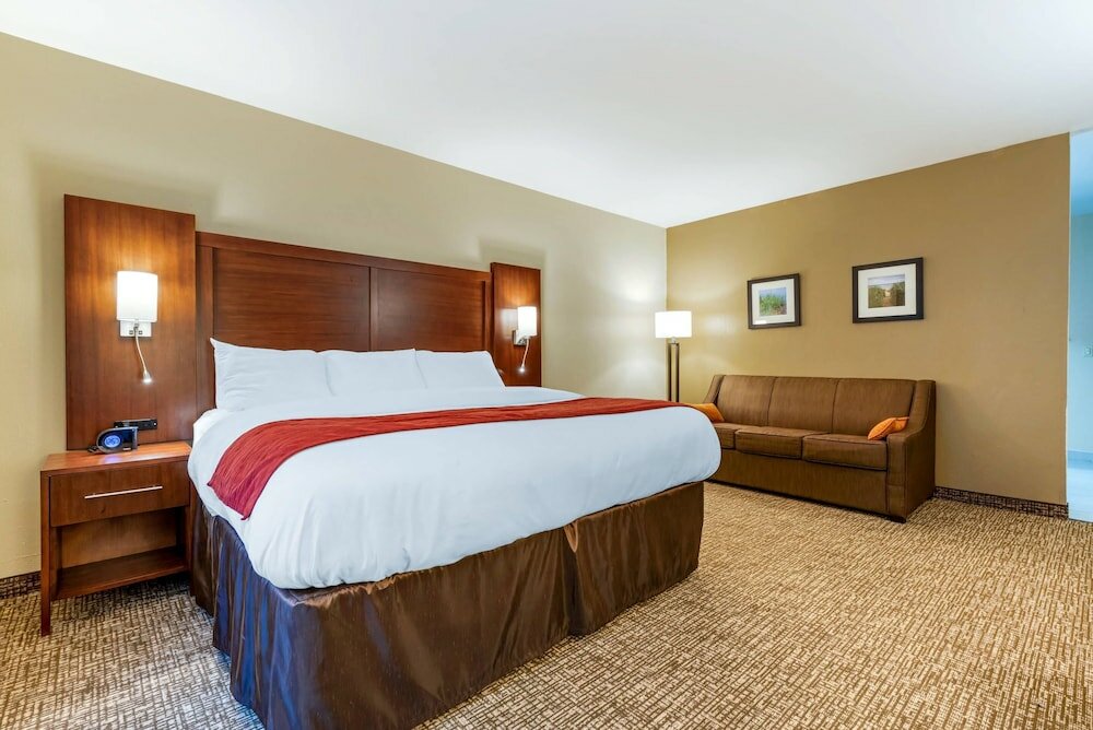 Фото Comfort Inn & Suites