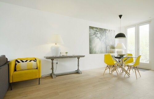 Ruby van Gogh Apartments