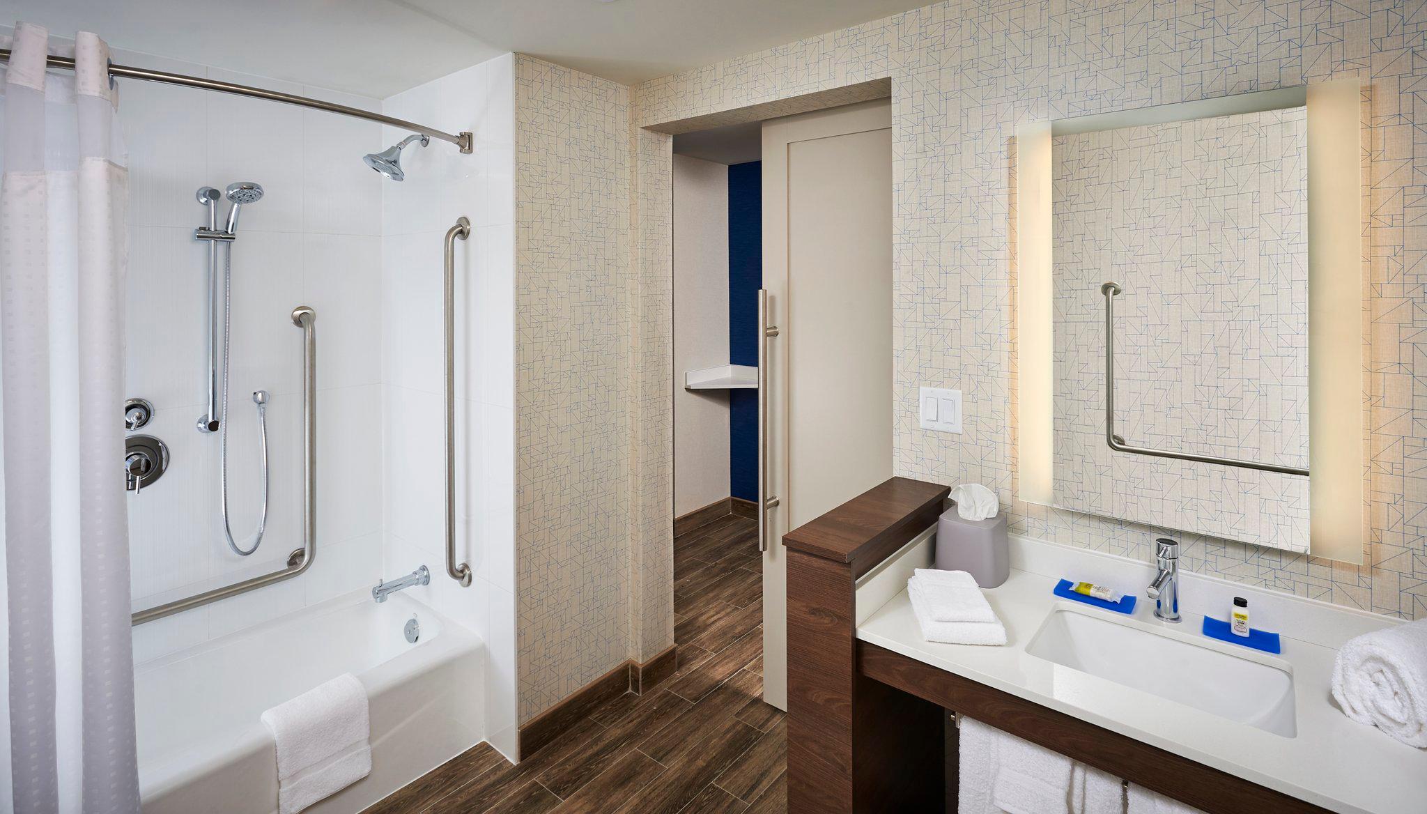 Фото Holiday Inn Express Niagara-On-The-Lake