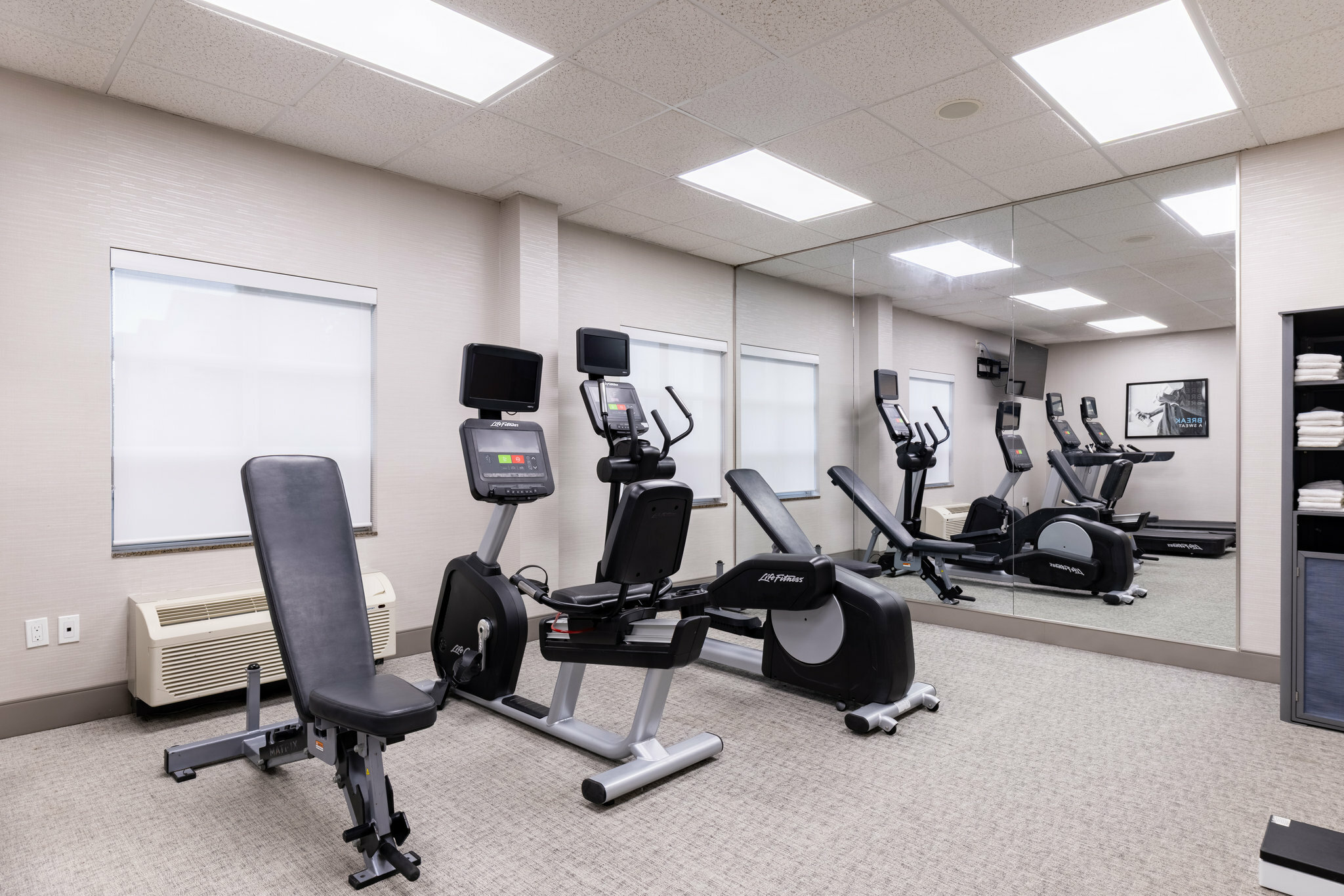 Фото Staybridge Suites London