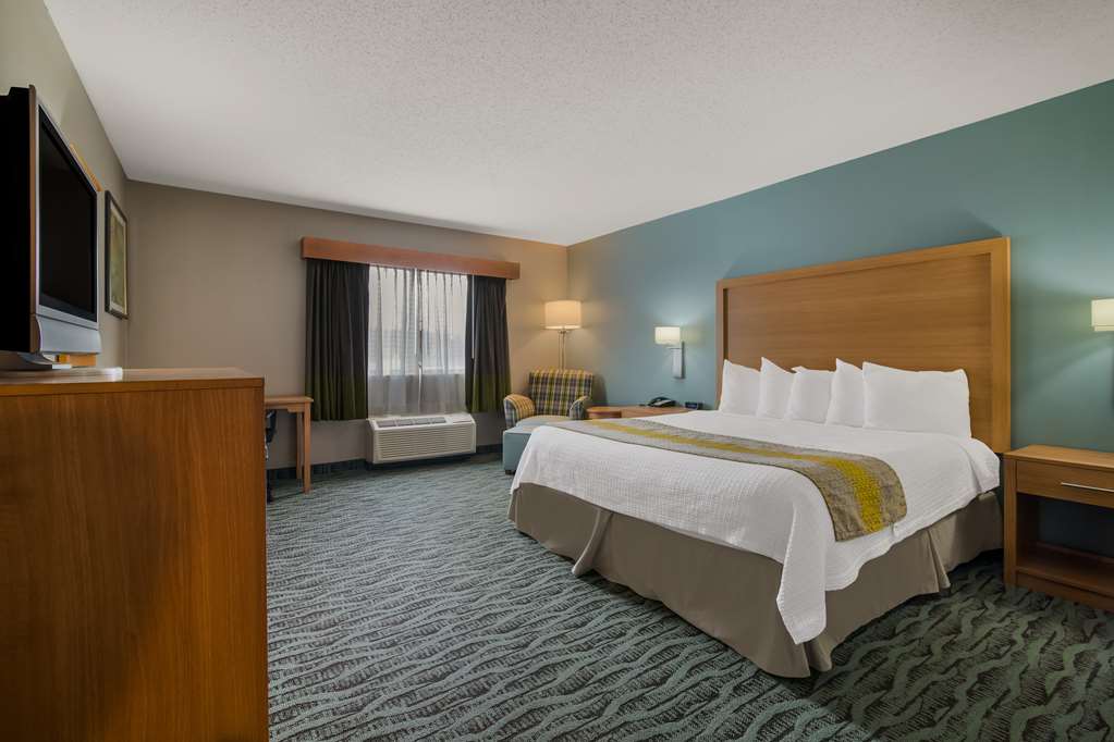 Фото Best Western Plus Executive Court Inn & Conference Center
