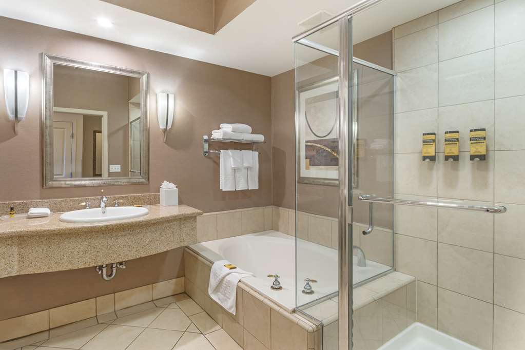 Фото Best Western Plus Bayside Hotel