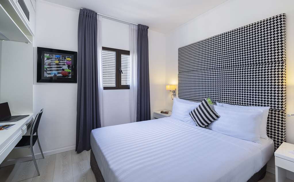 Фото Best Western Regency Suites Hotel
