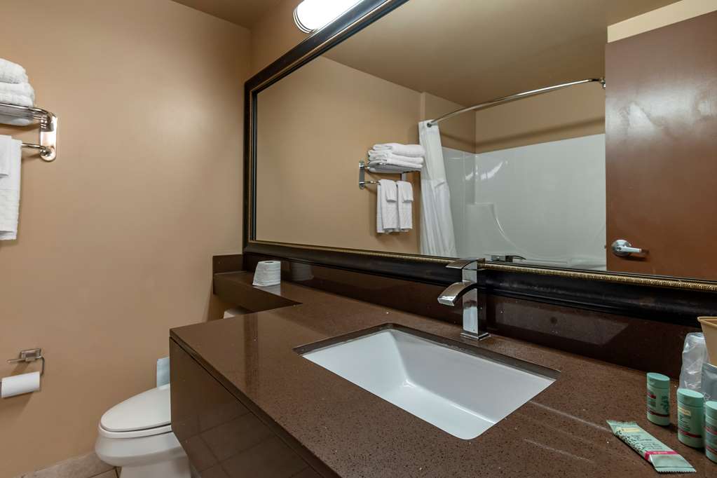Фото Best Western Marquis Inn & Suites