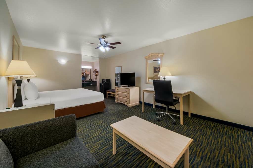 Фото SureStay Hotel by Best Western Falfurrias