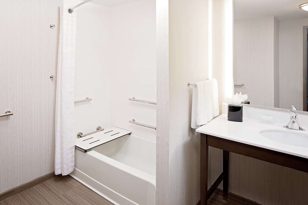 Фото Homewood Suites by Hilton Ronkonkoma