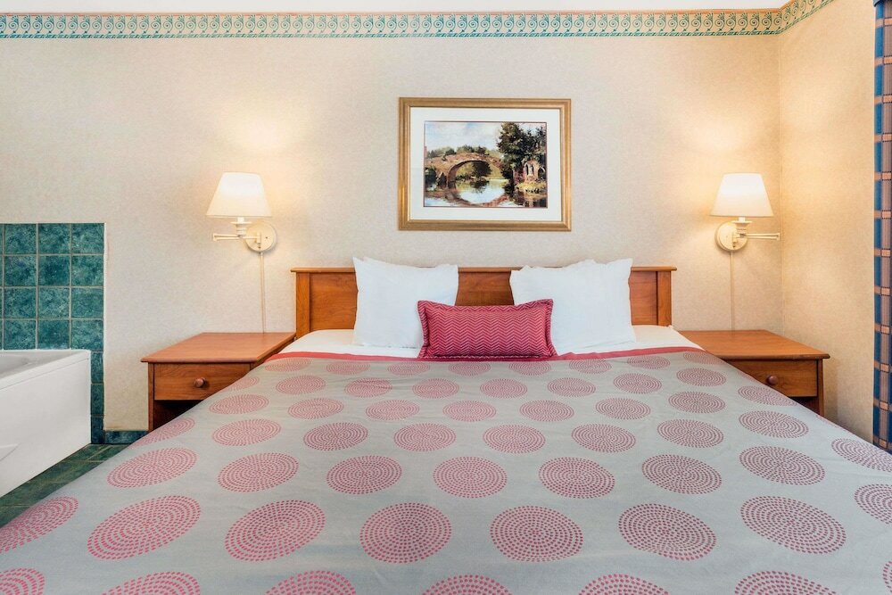 Фото Ramada by Wyndham Kent Seattle Area