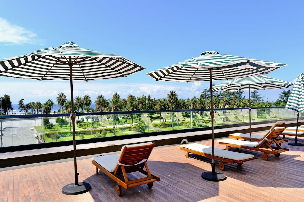 Фото The Grandeur Hotel