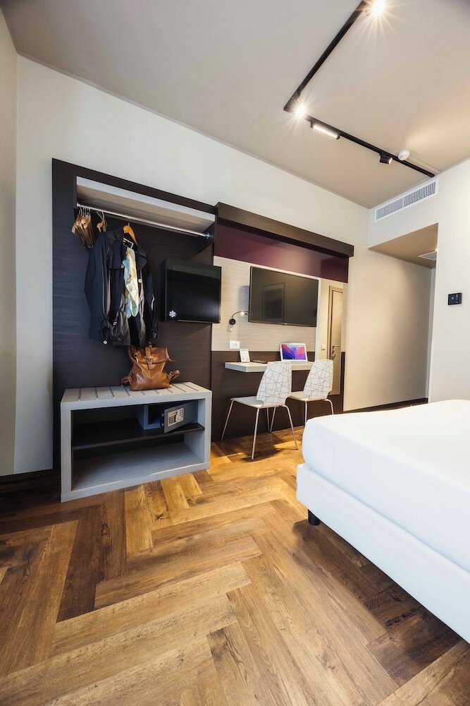 Фото Genius Hotel Downtown