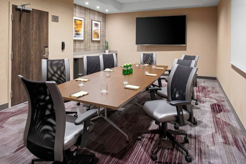 Фото Courtyard by Marriott Pasco Tri-Cities Airport