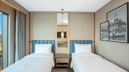 Гостиница Radisson Hotel Istanbul Merter в Гюнгерене