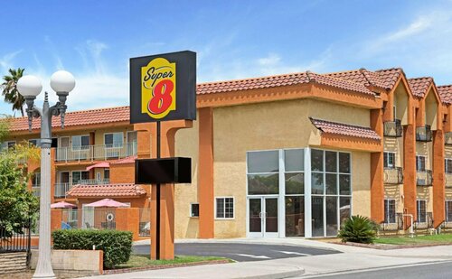 Гостиница Super 8 by Wyndham Cypress Buena Park Area в Буэна-Парк