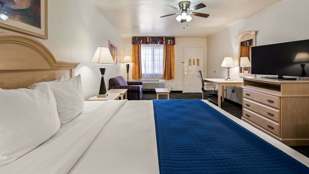 Фото SureStay Hotel by Best Western Falfurrias