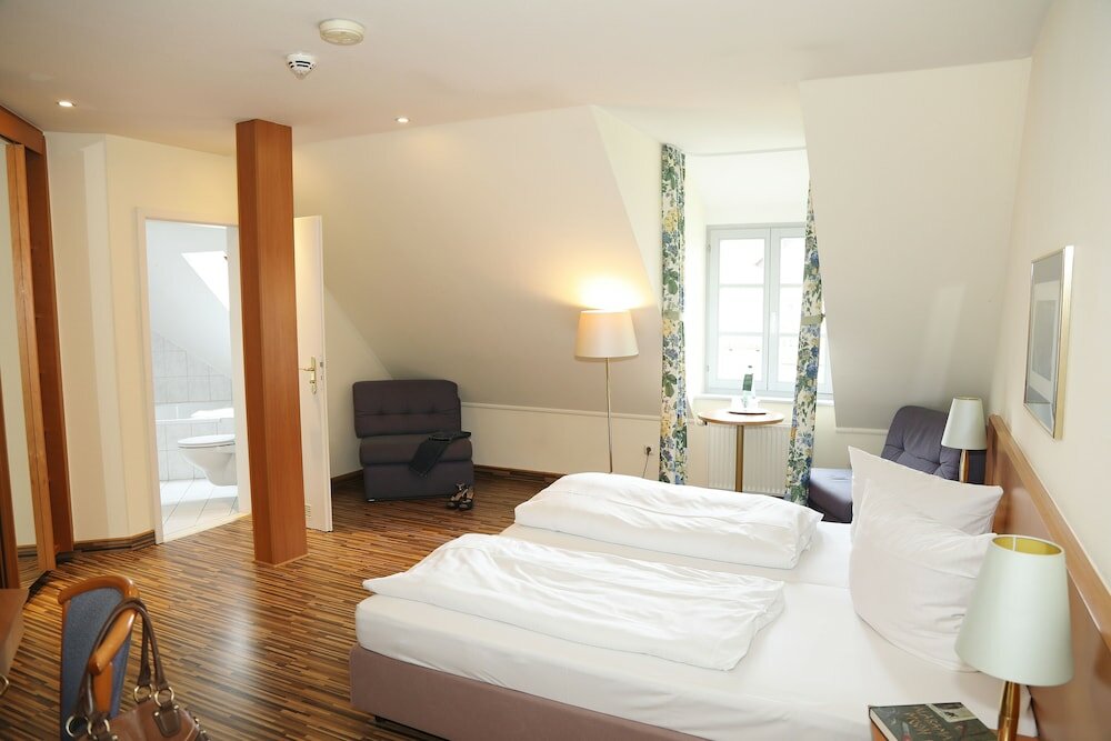 Фото Hotel Goldener Adler