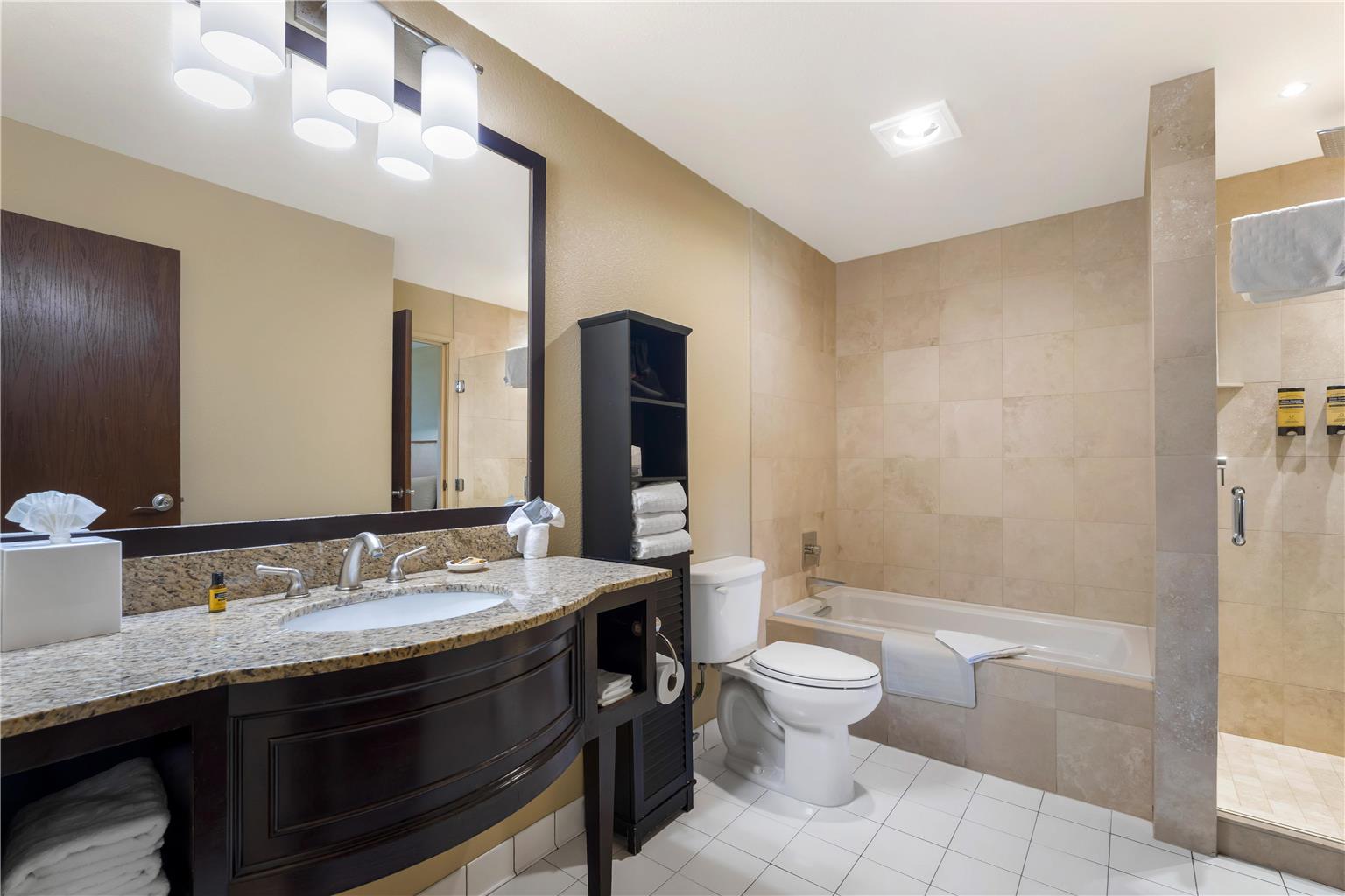 Фото Best Western Plus Plaza by the Green