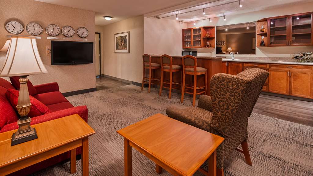 Фото Best Western Plus Rivershore Hotel