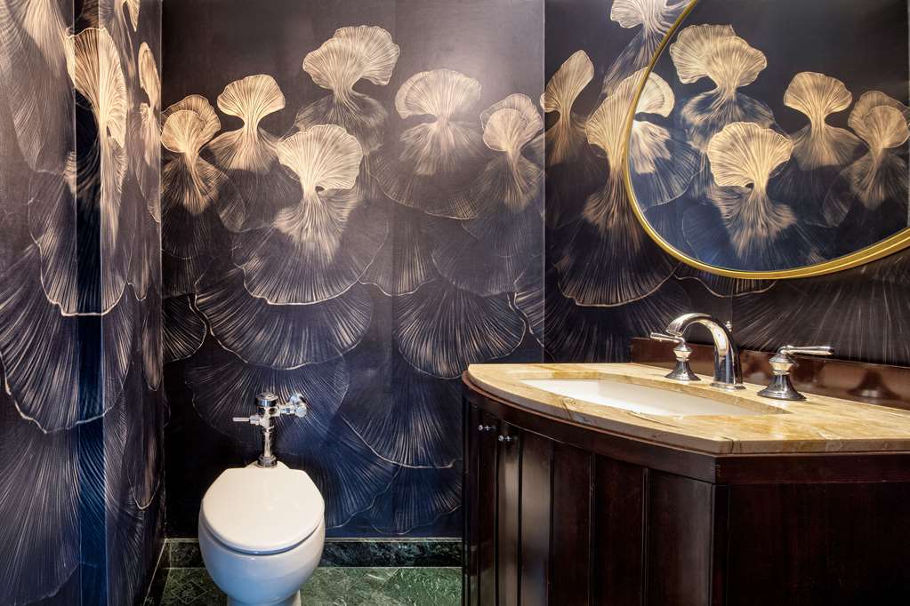 Фото Amway Grand Plaza, Curio Collection by Hilton