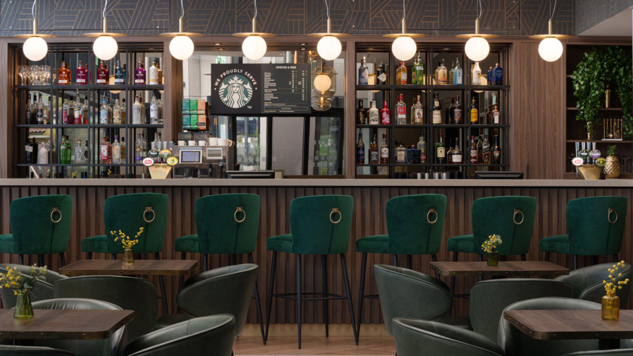 Фото Holiday Inn London Gatwick Worth