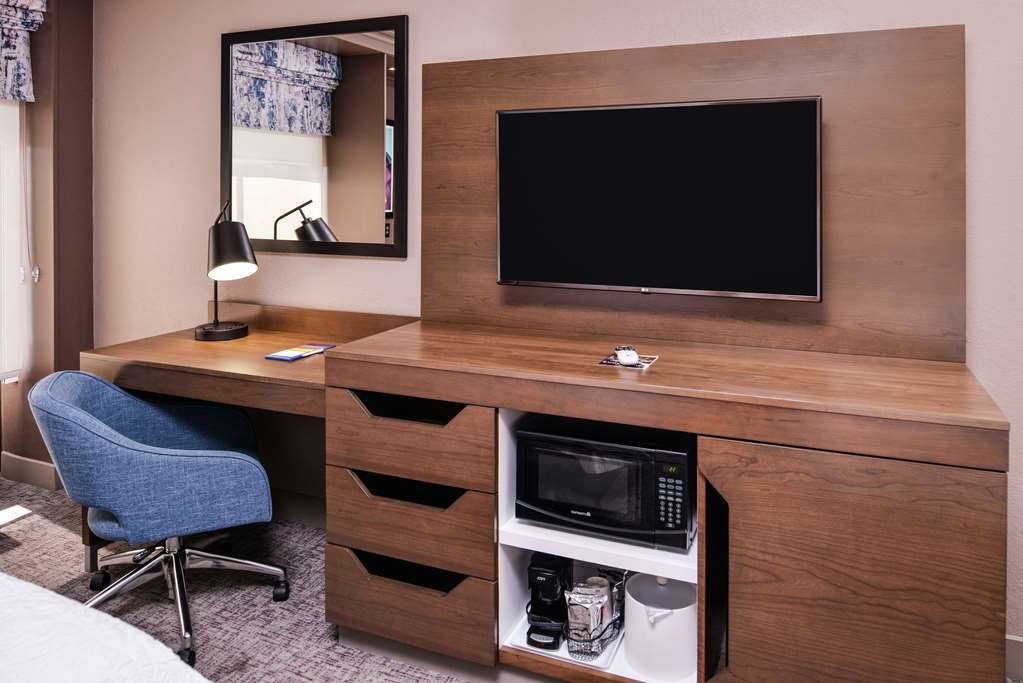 Фото Hampton Inn Albuquerque University Midtown