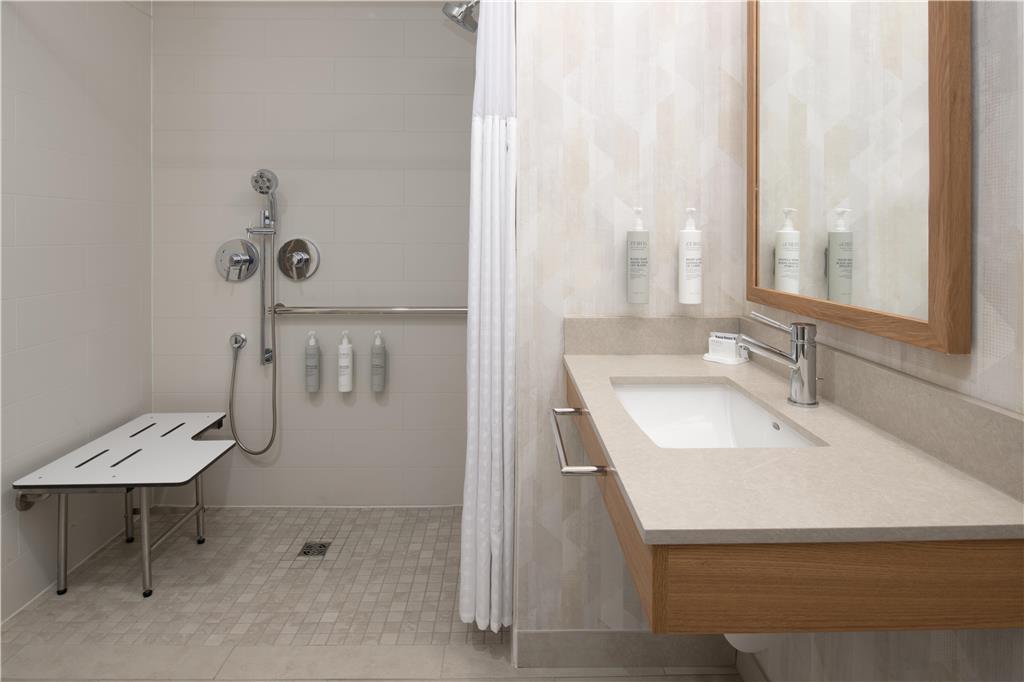 Фото Holiday Inn Express North Hollywood - Burbank Area, an Ihg Hotel