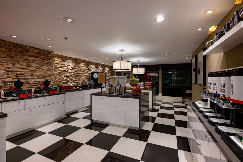 Фото Hampton Inn San Diego-Kearny Mesa