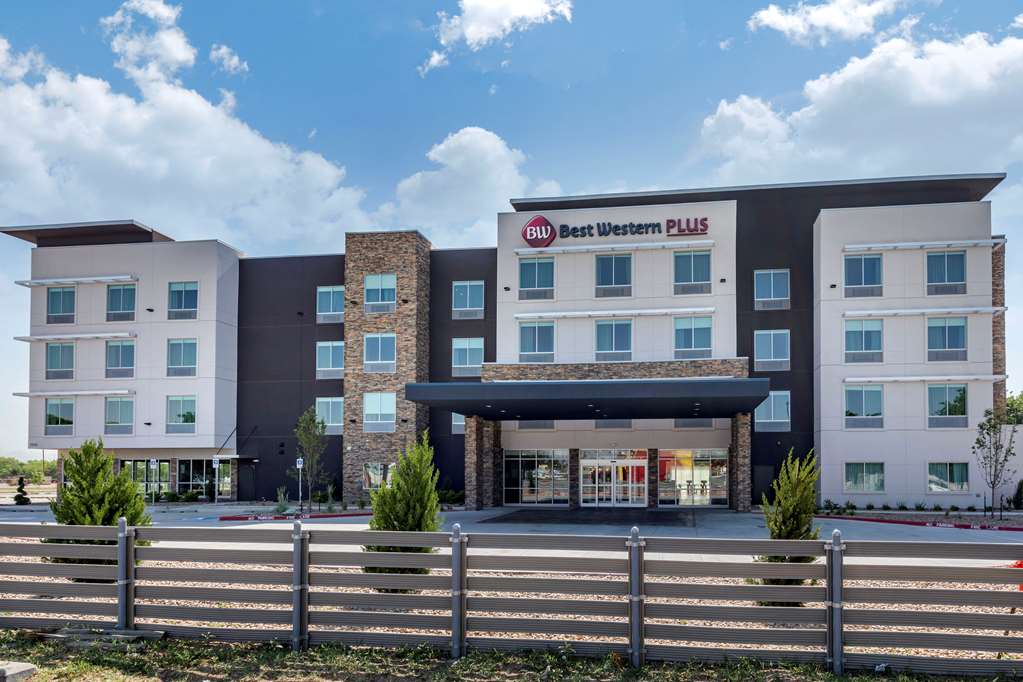 Фото Best Western Plus Amarillo East Hotel