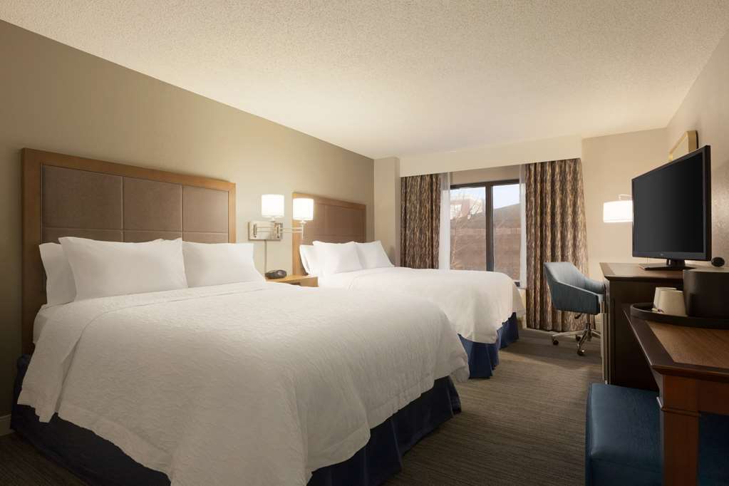 Фото Hampton Inn & Suites Nashville Downtown