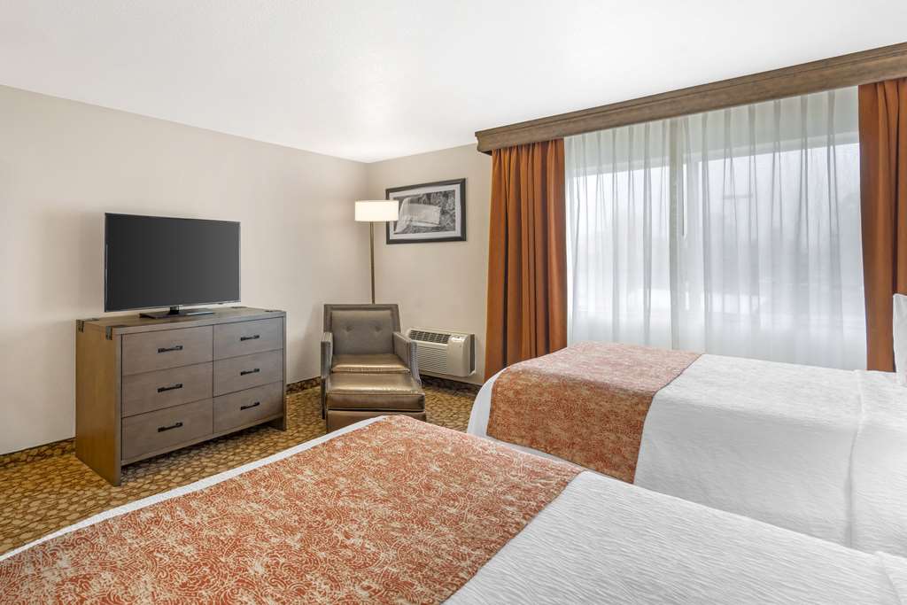 Фото Best Western Plus Mill Creek Inn