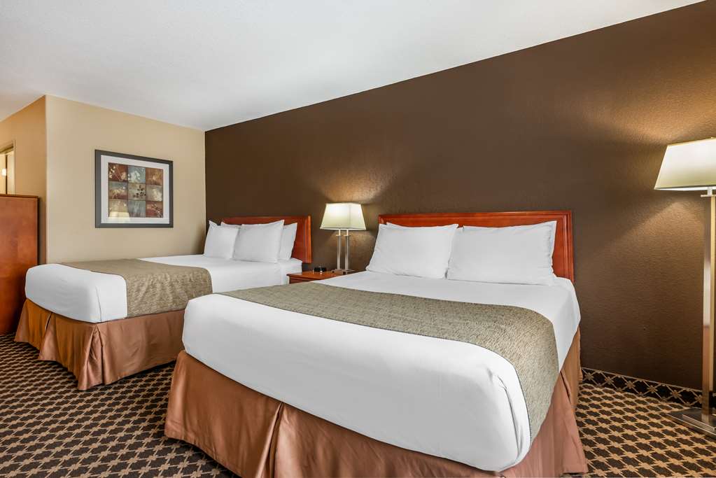 Фото Best Western Strathmore Inn
