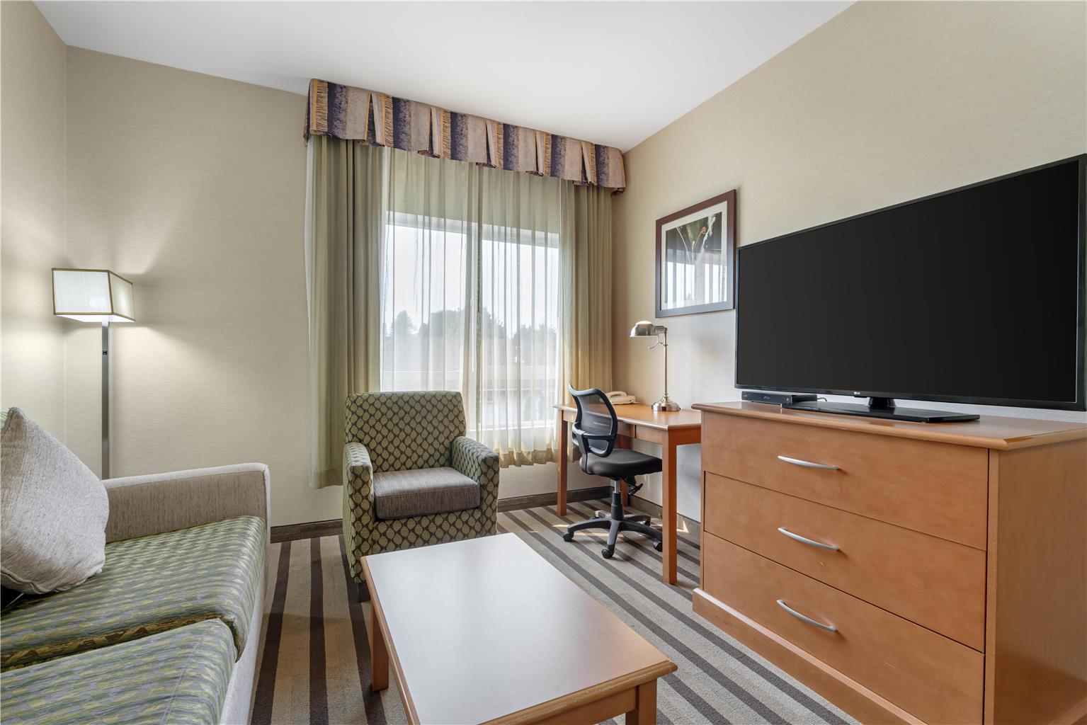 Фото Best Western King George Inn & Suites