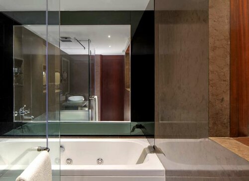 Гостиница Radisson Blu Atria Bengaluru в Бангалоре