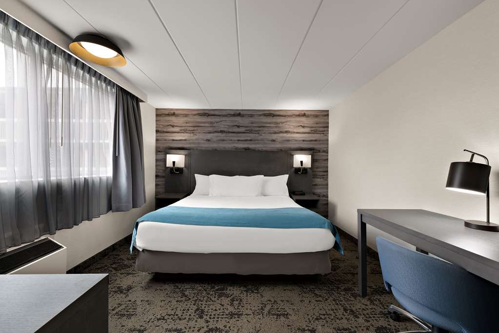 Фото Best Western Parkway Hotel Toronto North