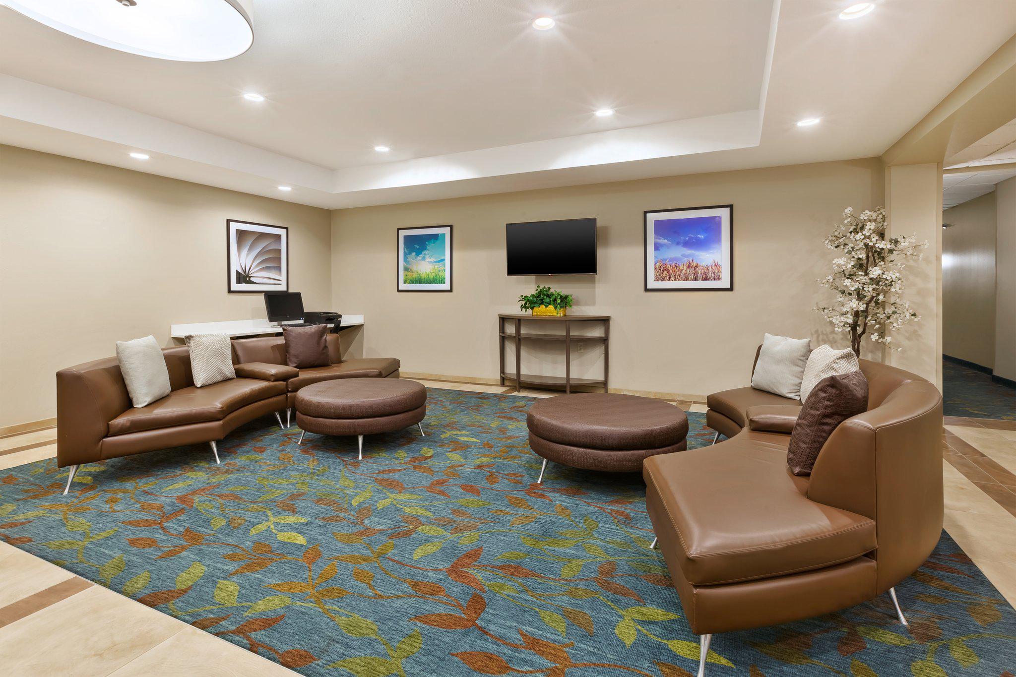 Фото Candlewood Suites Washington North, an Ihg Hotel