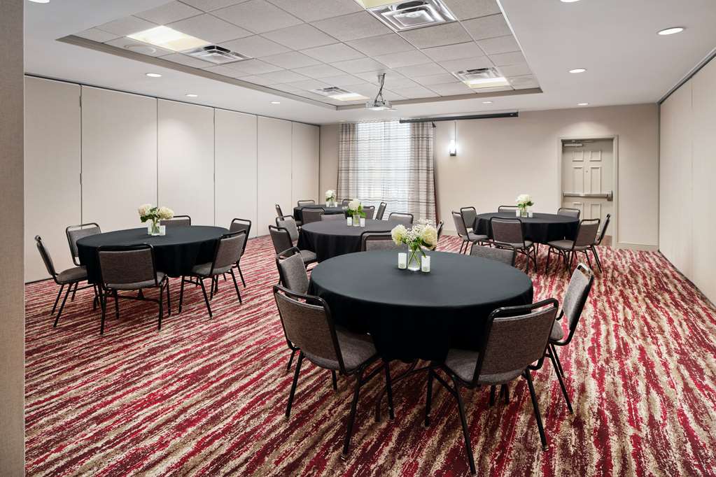 Фото Hilton Garden Inn Schaumburg