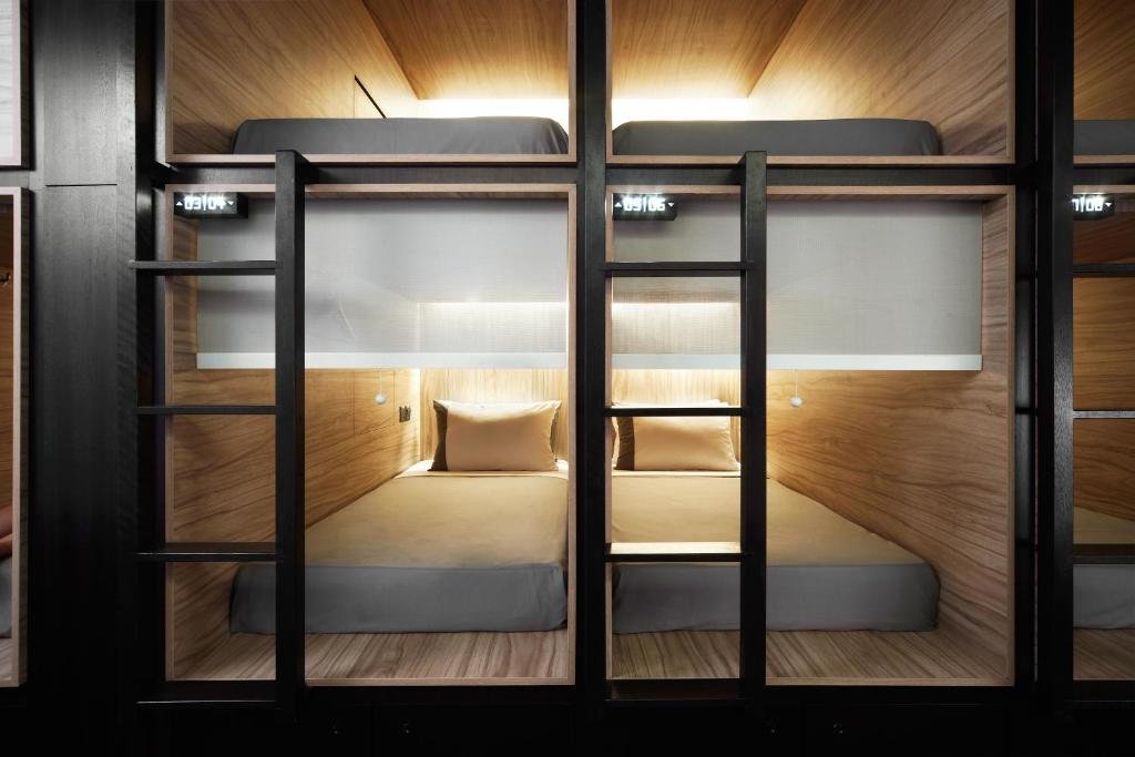 Фото The POD Boutique Capsule Hotel