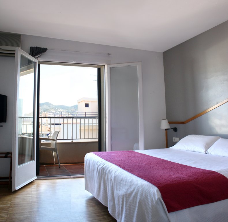 Фото Hotel Subur