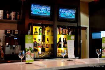 Фото Courtyard Milwaukee Airport