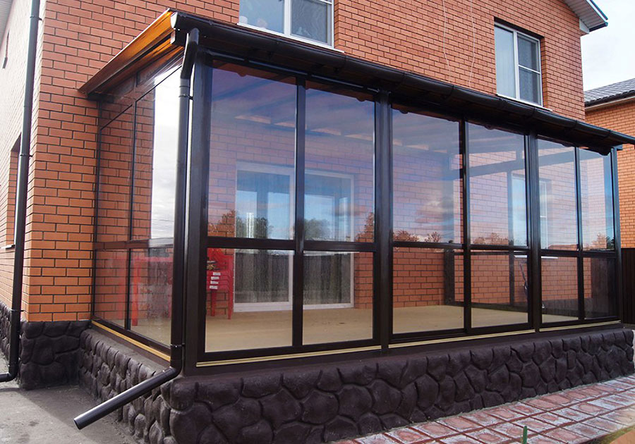 Ол трафикке түскенде ант береді.