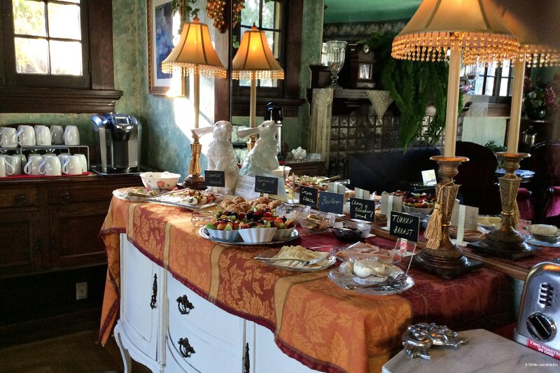 Фото A White Jasmine Inn