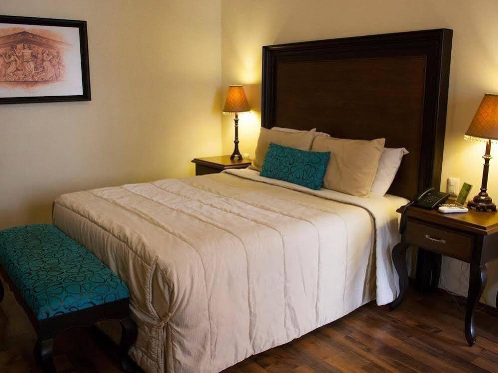 Фото Hotel Morales Historical & Colonial Downtown Core