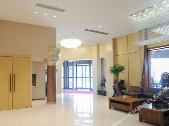 Фото Yijiaren Hotel