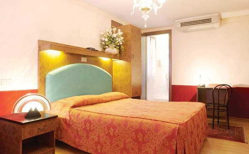 Фото Moderno Hotel